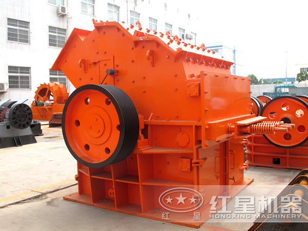 不同視角下的石子細碎機 不同視角下的石子細碎機