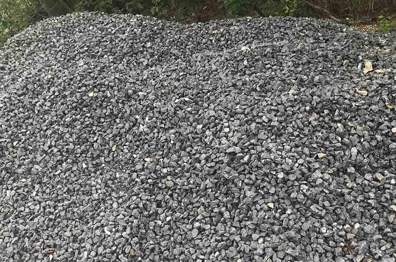 鋪路、修路用的瓜子石破碎機多少錢一套