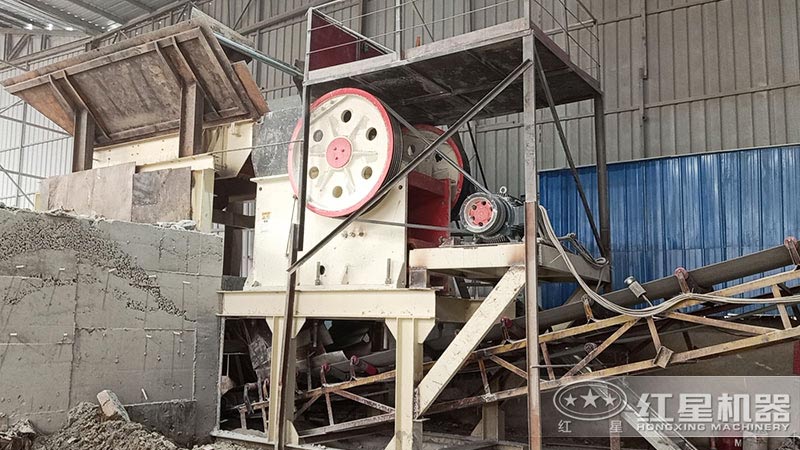 破碎機250x400自重多少噸？有全自動的嗎