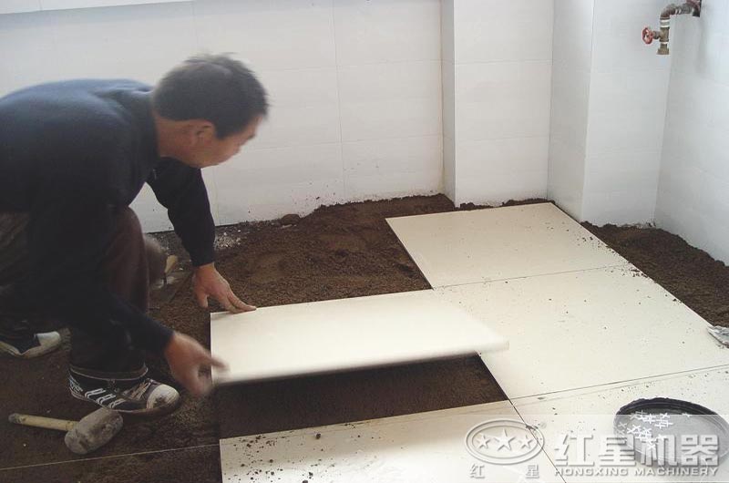 鋪地磚用石粉和沙子哪個好？制粗石粉用什么制沙機(jī)？